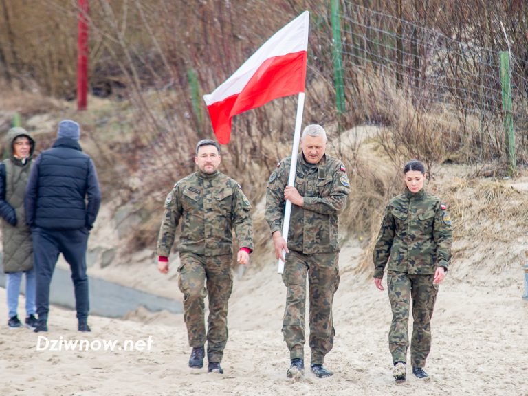 Dziwnówek uczcił 81. rocznicę Zaślubin Polski z Morzem