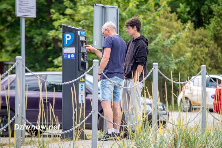 Zmiany w zasadach płatnego parkowania w gminie Dziwnów