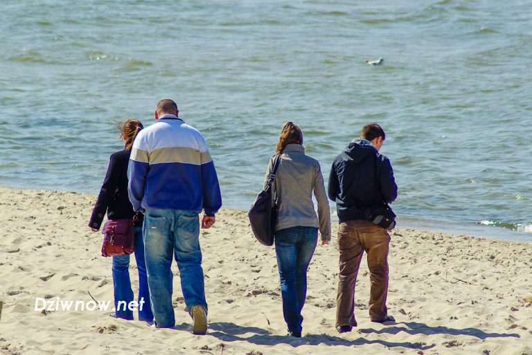 Spacer w pierwszy dzień śiwąt.